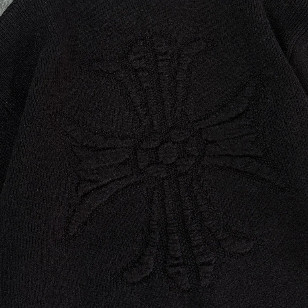 P290 Chrome Hearts 26 high-version wool knitted round-neck sweaters. High-end custom-made 500g sweater fabric. No deformation, no shrinkage, complete with three labels, same style for men and women. Process: The wool is knitted by a 7-needle imported machine. Color: 3 colors. SIZE: XS-L
